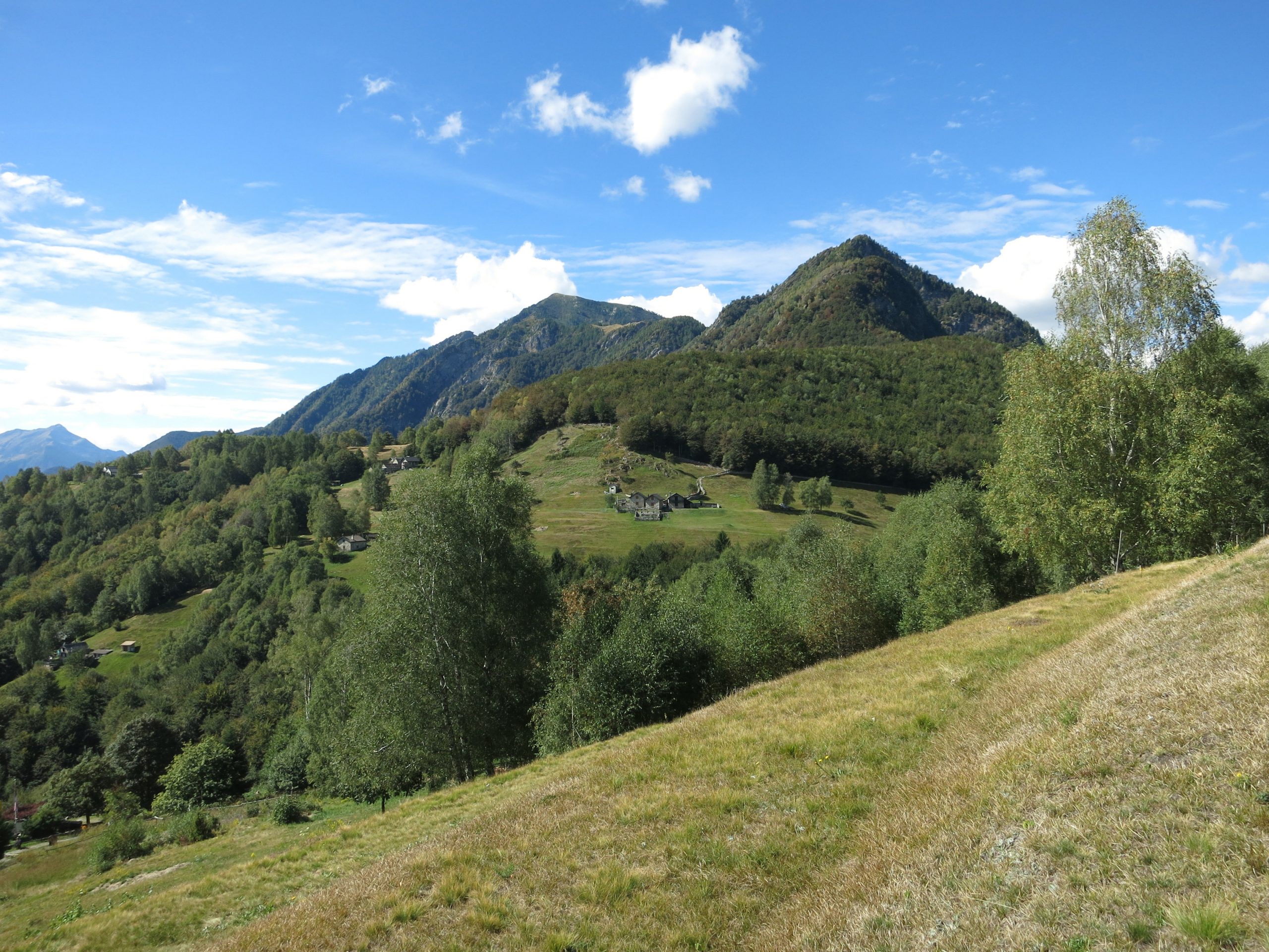 Naturwanderungen im Tessin: Wanderung rund um den Monte di Comino