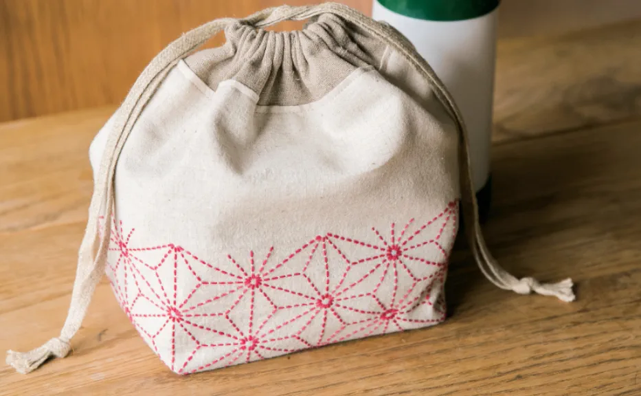 Sashiko in Farbe: Anleitung für eine kleine Stofftasche mit Sternen