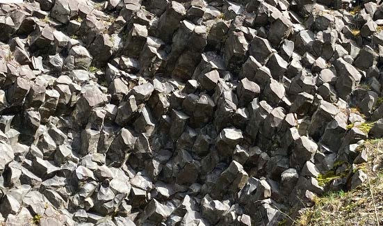 Auf den Spuren folgenschwerer Naturereignisse in der Schweiz: Vulkanismus und eine Exkursion